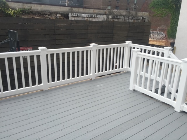 composite deck with railing