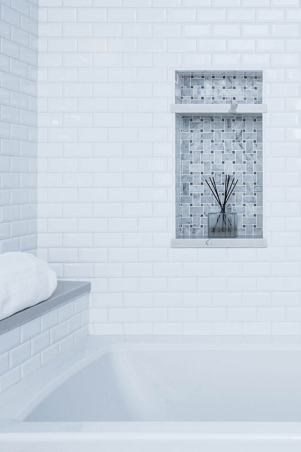 tiled wall with accent tile